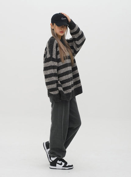 Stripped Loose Fit Knit Sweater J18