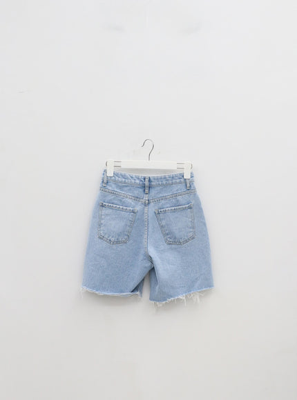 Ripped Denim Bermuda Shorts IA305