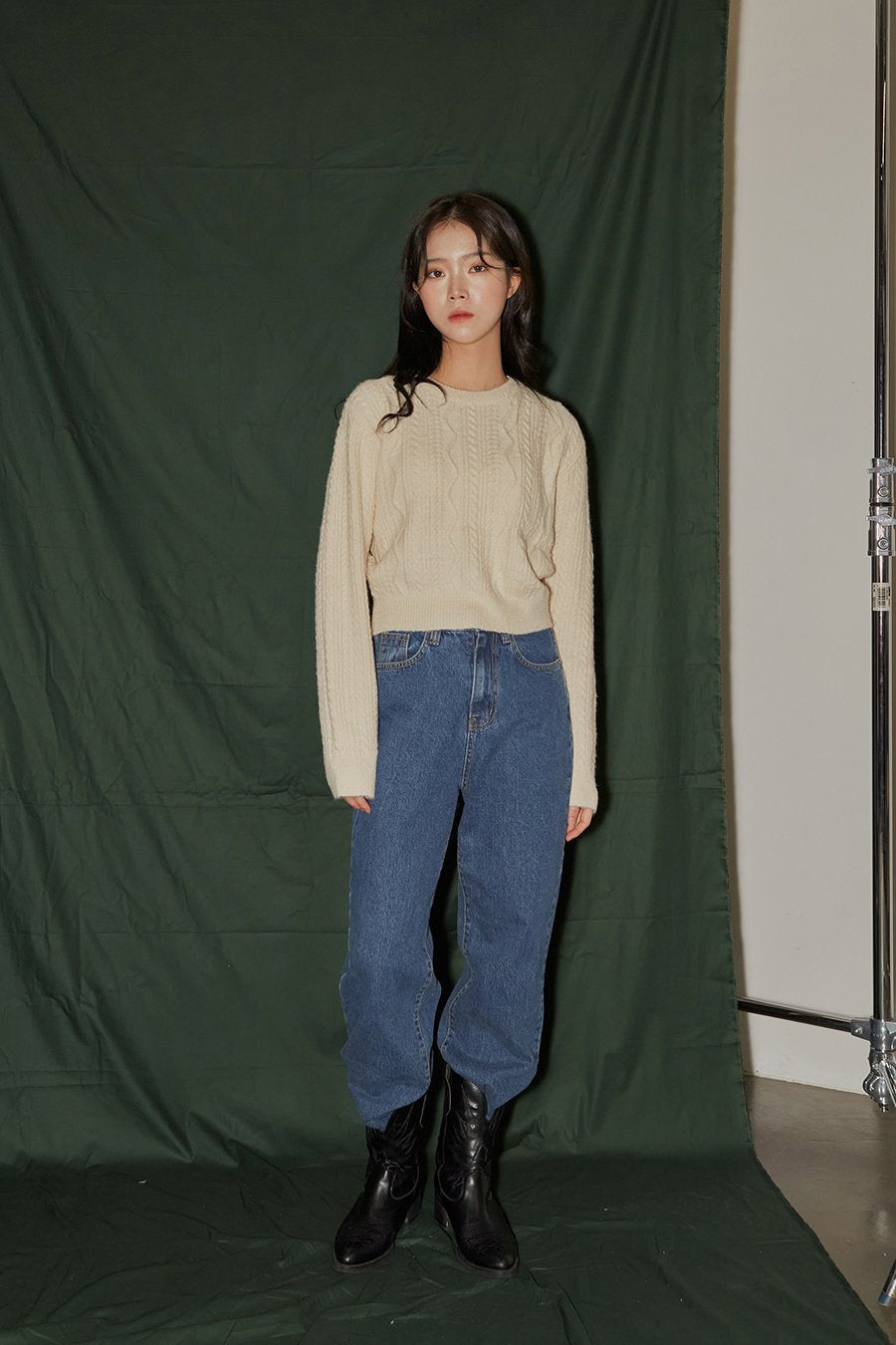 Cropped Cable Knit F6