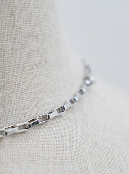 Two-Layer Chain and Square Pendant Necklace OO24